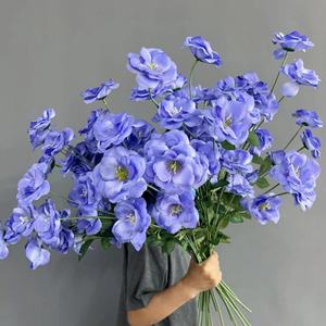 Nuova Composizione Floreale per Matrimoni, Campanula in Seta a 5 Teste, Fiore Artificiale Lisicodon Grandiflorum - Product Image 1