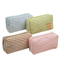 Sac Cosmétique en Peluche Coloré à Motifs, Multifonctionnel, pour Papeterie et Stylos, Trousse de Voyage Zippée, Organisateur de Maquillage Doux et Moelleux – Vente en Gros