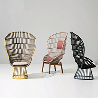 Chaise d'extérieur en osier à dossier haut de style nordique, avec structure en aluminium mobile, créative et tendance, pour maison d'hôtes et jardin