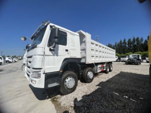 รถบรรทุกฮาวโอ 8x4 ยูโร 2 ดีเซล รถบรรทุกขนาดเล็กใหม่สำหรับงานเหมือง รถดัมพ์ 10 ล้อ รถบรรทุกเทท้าย 11-20 ตัน พวงมาลัยซ้าย กล้องมองหลัง 251-350 แรงม้า 6-8 ลิตร - Product Image 4