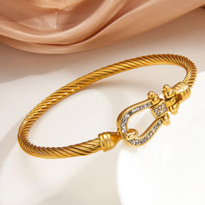 SZ260Diamond-Accented fibbia a ferro di cavallo, PVD oro placcato 18K bracciale in acciaio inox catena di corda, minimalisti di lusso polsino - Product Image 4