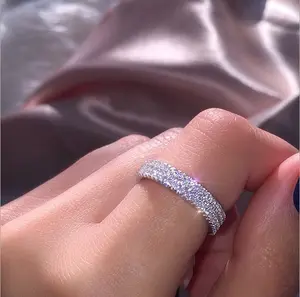 简单的三排钻石镶嵌时尚新娘公主戒指