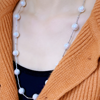 Collier de perles élégant pour femmes Chaînes de bijoux de mode Style classique en forme de boule pour la fête de mariage disponible pour la vente en gros