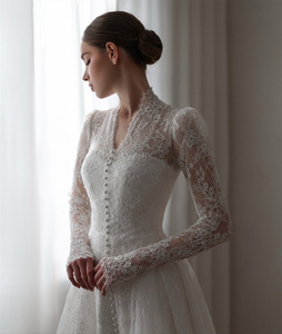 Abito da Sposa ML662 di Mily Bridal, Design Modesto Completamente Coperto con Maniche Lunghe, Abito Nuziale in Pizzo Francese per Donne - Product Image 4