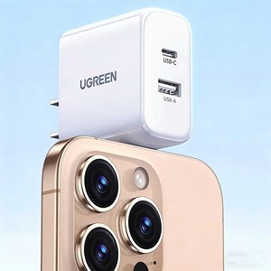 Chargeur rapide GaN double port UGREEN 30W avec QC3.0 pour iPhone et appareils Android - Product Image 3