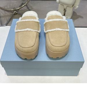 Zapatillas de Diseñador de Lujo Hechas a Medida para Mujer, Zapatillas de Suela Gruesa Ligeras, Zapatillas de Interior Cálidas de Piel Sintética - Product Image 4