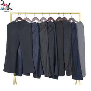 เสื้อผ้ามือสองสไตล์วินเทจ ชุดเสื้อผ้ามือสองสำหรับผู้หญิง - Product Image 1