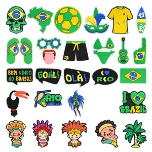 Nuevas y creativas flores para zapatos de la <span class=keywords><strong>serie</strong></span> de fútbol brasileño, diseño de dibujos animados con la bandera de Brasil, decoración de PVC de goma suave moldeada por goteo. - Product Image 1