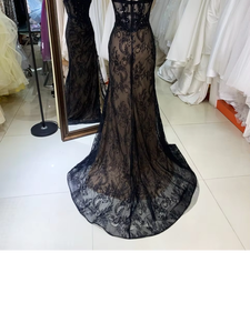 Abito da sera 2026 mozzafiato a sirena con scollo a barchetta, lunghezza al pavimento, in raso, con catena di cristalli scintillanti, senza spalline, in pizzo nero - Product Image 5