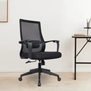 Toptan siyah rahat ofis koltuğu modern ayarlanabilir döner ofis koltuğu kol dayanağı ile