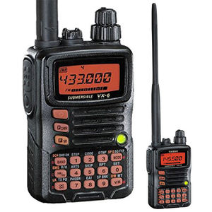 วิทยุสื่อสาร Yaesu VX-6R VX6R แบบสามย่านความถี่ พกพาสะดวก ทนทาน ใช้ได้ทั้ง FM และ VHF ขนาดกะทัดรัดพิเศษ ใช้งานใต้น้ำได้ เหมาะสำหรับนักวิทยุสมัครเล่น - Product Image 1
