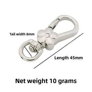 Llavero Colgante Antipérdida de Aleación de Zinc con Diseño de Flor de Ciruelo y Accesorios de Hebilla para Colgar en Bolsos - Product Image 2