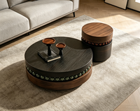 Nouvelle table basse en noyer 2026, détails perlés, créant une ambiance rétro de luxe léger
