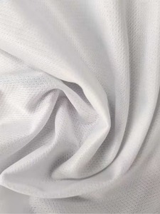 Camiseta de Manga Corta para Hombre Estilo Inglés con Estampado por Sublimación, Corte Regular, Cuello Redondo, Diseño Morado y Negro - Product Image 5
