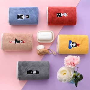 Asciugamano in pile corallo per bambine, morbido e assorbente, con motivo ricamato, per uso domestico, regalo per feste di compleanno, all'ingrosso - Product Image 2