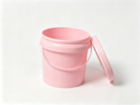 Seau en plastique rond rose de 10 litres de qualité alimentaire, en matériau PP, hautement hermétique, réutilisable, avec logo personnalisé, couvercle et poignée