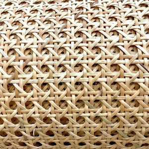 Vente en gros 1500cm Rouleau de maille en rotin PVC pour meubles de chambre à coucher - Product Image 1