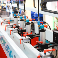 Machine de fraisage CNC 4 axes double face haute productivité pour le travail du bois et la construction avec fonctions de rainurage et de ponçage 380V robuste