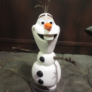 Adornos <span class=keywords><strong>de</strong></span> Resina para Exteriores, Escultura <span class=keywords><strong>de</strong></span> <span class=keywords><strong>Olaf</strong></span> <span class=keywords><strong>de</strong></span> Fibra <span class=keywords><strong>de</strong></span> Vidrio Personalizada con un Pequeño <span class=keywords><strong>Muñeco</strong></span> <span class=keywords><strong>de</strong></span> <span class=keywords><strong>Nieve</strong></span> en Venta - Product Image 6