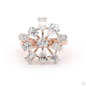 Elegante Anillo de Oro con Diamantes para Mujer, Estilo Lujoso, Regalo de Compromiso o Boda, Joyería Fina, Brillo Clásico - Product Image 1