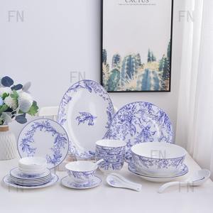Venta caliente azul europeo estampado 32 piezas Juego de cena de porcelana boda plato de cena de cerámica adecuado para el hogar y restaurantes - Product Image 2