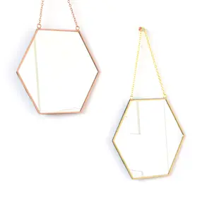 Оптовые продажи винтажный дизайн настенное зеркало-Декоративное настенное зеркало в металлической рамке с цепочкой в европейском винтажном стиле