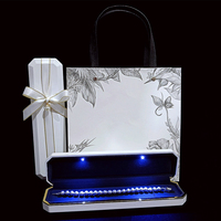 FORTE Boîte à Bijoux de Haute Qualité avec Spot Lumineux et Lumière LED, Emballage Personnalisé pour Bagues et Colliers avec Logo