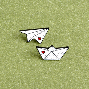 Broches de esmalte de <span class=keywords><strong>barco</strong></span> de avión de papel, broches de amor personalizados, Pin de solapa, bolsa de camisa, insignia de ferry de avión, Mini regalo de joyería para niños y amigos - Product Image 2