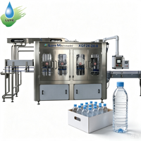 Machine de remplissage d'eau automatique de haute précision pour la production en série, pour bouteilles en plastique et en verre de 300 ml à 2000 ml, conception à mouvement continu