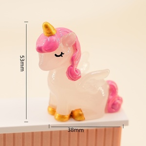 Популярный дизайн, светящаяся в темной лошадке, 3D-полимерная микрокрафт, кавайная смола, шармы из смолы для мусорных чехлов для телефонов - Product Image 4