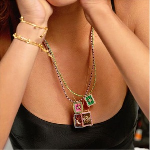 Acero inoxidable de alta calidad 18K chapado en oro sol Luna Corazón Azul mal de ojo encanto esmalte Tarot Collar para mujer joyería - Product Image 3