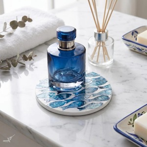Sous-verres artisanaux en nacre très demandés, décoration de table de luxe pour la maison, les restaurants, les hôtels et les bureaux, en vente. - Product Image 1