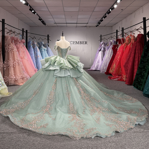 1561 Impresionante Vestido de Gala Verde Menta con Lentejuelas y Cristales, Escote Corazón, Cola Capilla, Vestido de Fiesta de Quinceañera para Mujer - Product Image 3