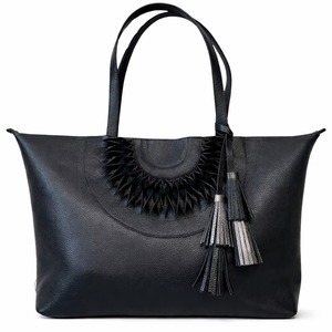 Best Selling Elegant Ladies Leather <b>Tote</b> Bag with Zipper Closure and Large Space for Work and Daily Use Available For Sale - Product Image 4