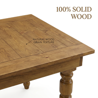 Table rustique en pin massif de style farmhouse avec pieds tournés classiques pour location événementielle de mariages et mobilier de banquet