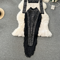 Ensemble élégant 2 pièces à franges et strass pour femme : haut court à manches longues et jupe midi moulante – Tenue de soirée
