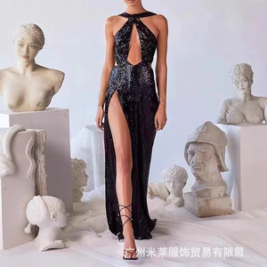 Robe de soirée élégante pour femme à col halter, à sequins, avec jupe longue et fente - Product Image 2