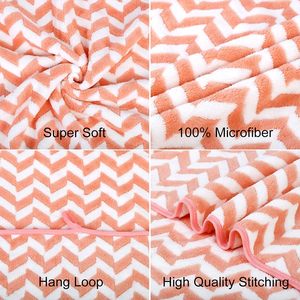 Serviette <span class=keywords><strong>de</strong></span> <span class=keywords><strong>bain</strong></span> et <span class=keywords><strong>de</strong></span> plage à rayures en éponge microfibre <span class=keywords><strong>de</strong></span> haute qualité Logo personnalisé Technique tissée <span class=keywords><strong>de</strong></span> différentes couleurs - Product Image 2