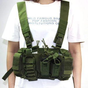 กระเป๋าคาดอกแบบยุทธวิธี Molle Tactical Vest พร้อมซองใส่แม็กกาซีน ซองปืนพก สำหรับการล่าสัตว์ ใช้งานได้หลากหลาย พร้อมที่ใส่เครื่องส่งรับวิทยุแบบสองทาง - Product Image 2
