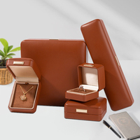 Boîte d'emballage de bijoux haut de gamme en cuir PU Fadeli pour collier, bracelet, mariage et bagues de diamant avec logo personnalisé OEM/ODM