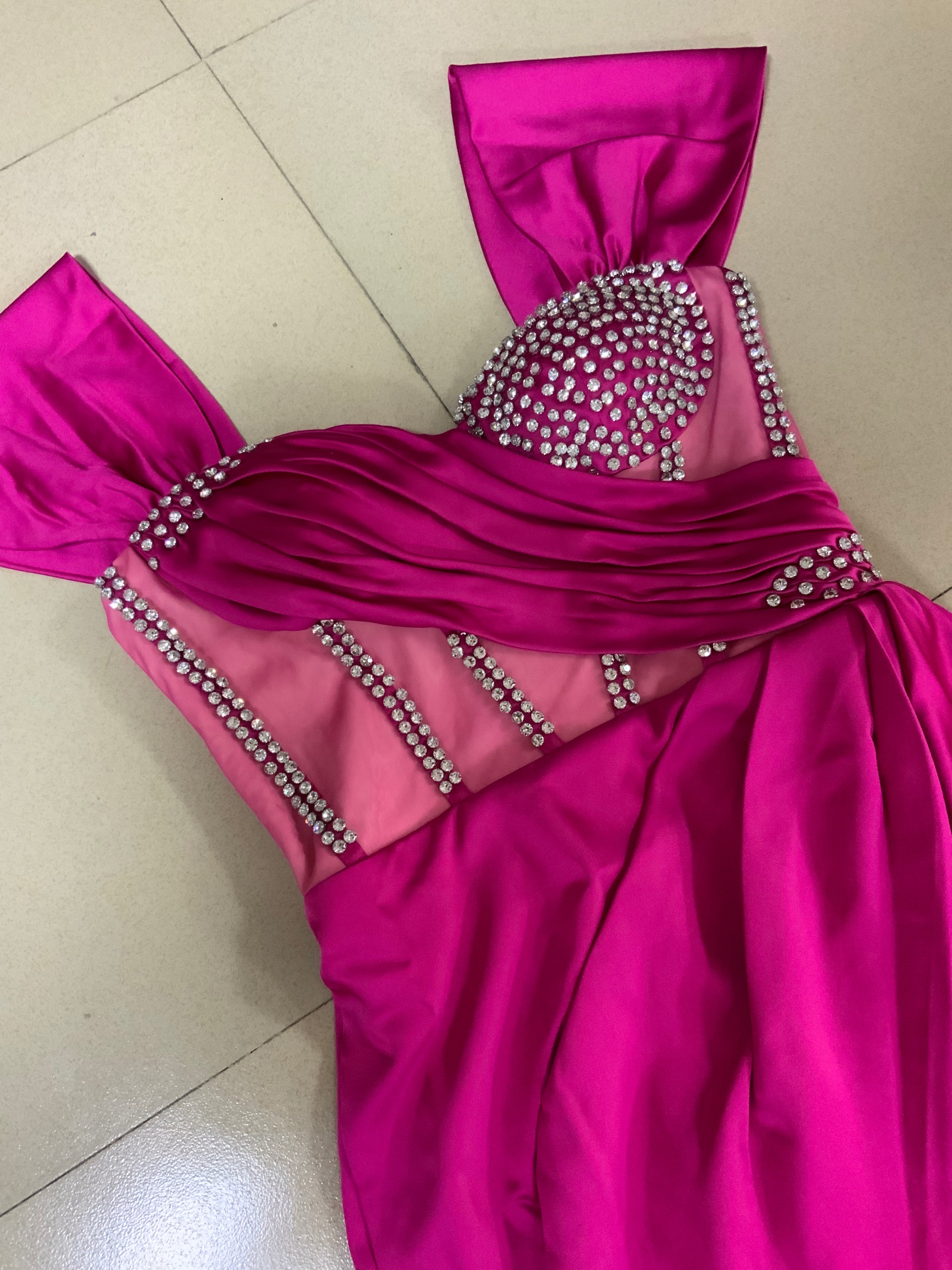 Elegant Women Casual Dress - Rhinestone Solid Color Top Elegant Women Casual Dress - Rhinestone Solid Color Top