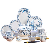 Service de table en porcelaine fine de Jingdezhen, motif végétal bleu et blanc, compatible micro-ondes, comprenant bols, assiettes et baguettes, style chinois, pour usage domestique, idéal comme cadeau