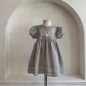 Vestido de Verano 2026 Estilo Coreano para Niñas Pequeñas, con Bordado a Cuadros, Mangas Cortas Abullonadas, Versátil y Casual - Product Image 2