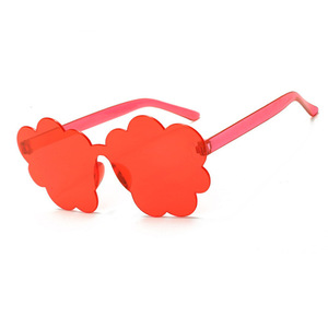 <span class=keywords><strong>Occhiali</strong></span> <span class=keywords><strong>da</strong></span> <span class=keywords><strong>Sole</strong></span> Trendy Stile Europeo e Americano, Senza Montatura, <span class=keywords><strong>a</strong></span> <span class=keywords><strong>Forma</strong></span> <span class=keywords><strong>di</strong></span> <span class=keywords><strong>Cuore</strong></span>, in PC, Monoblocco, Spessi, Colorati, UV400, per Esterni - Product Image 2