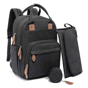 Sac à dos à langer personnalisé avec matelas à langer portable et étui à sucette, sac à dos de voyage imperméable pour bébé et maman - Product Image 1