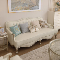 Französisches Tufted-Sofa-Set mit Rollarmlehnen, geschnitztem Champagner-Holzrahmen, weißem Lederbezug, 3-Sitzer, Loveseat, Sessel, Wohnzimmercouch