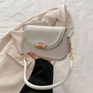 Nuevo bolso de mano de verano impermeable de cuero genuino para mujer, estilo simple y moderno, bolso cuadrado pequeño con correa para el hombro. - Product Image 6