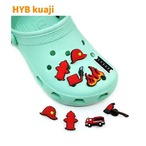 HYB 쿠아지 신발 장식 PVC 2d 모자 화재 싸움 소방 엔진 시리즈 매력 핫 세일 디자이너 사용자 정의 신발 매력