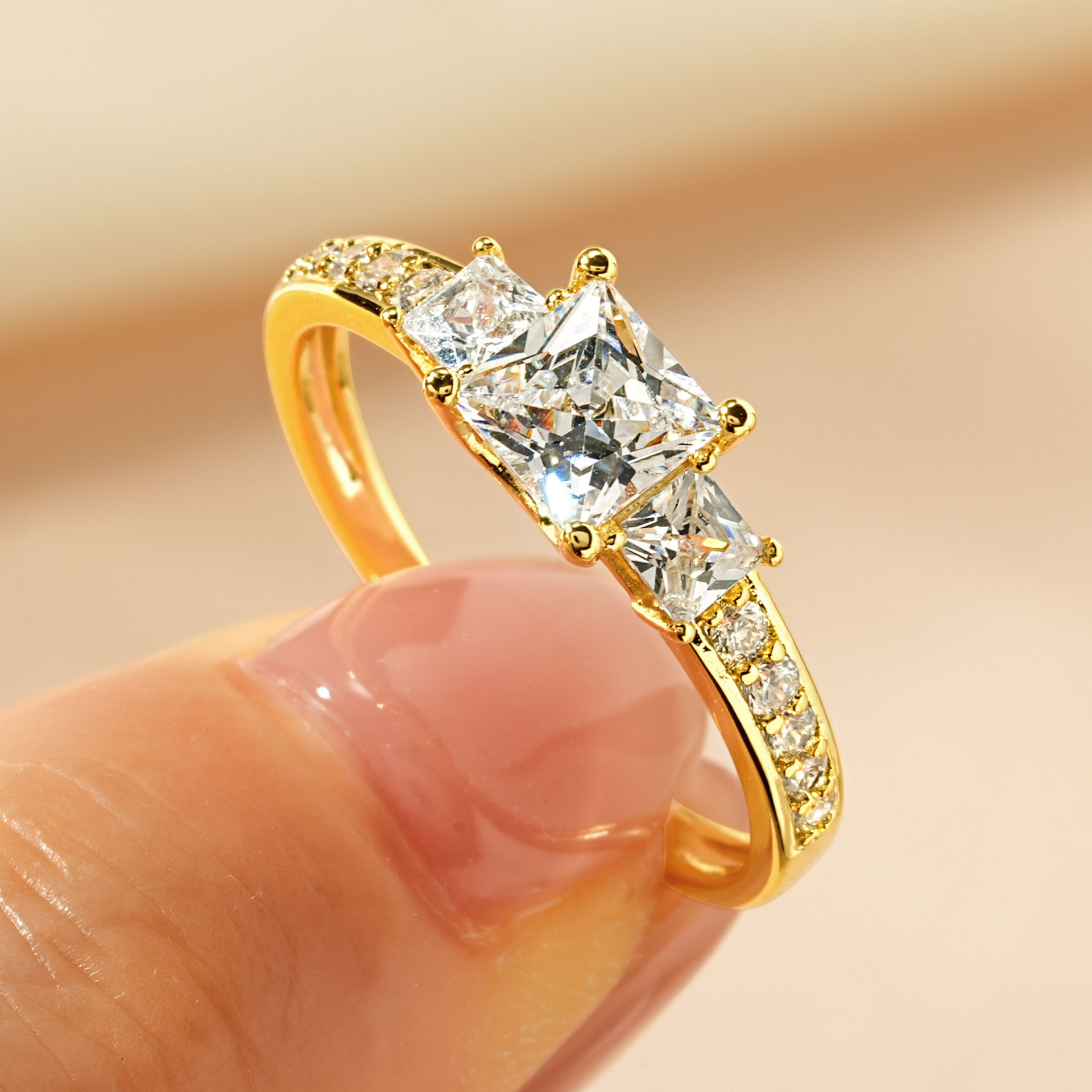 Bague trois pierres diamant carré[KYellow]
