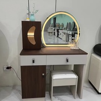 Coiffeuse nordique de luxe moderne et simple, mini table de maquillage dorée avec miroir éclairé et rangement, petit meuble de chambre